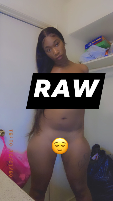 chocolatechinky onlyfans leaked picture 2
