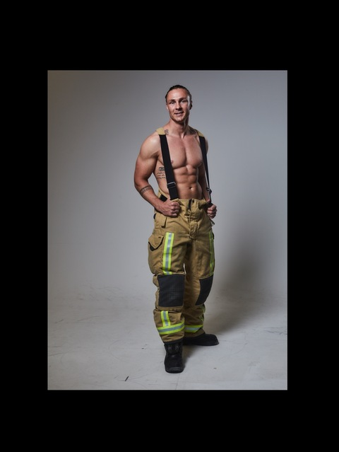 dutchfirefighterry onlyfans leaked picture 2