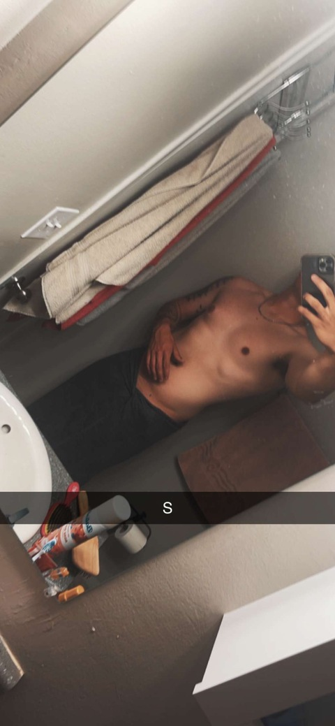 eythan0918 onlyfans leaked picture 2