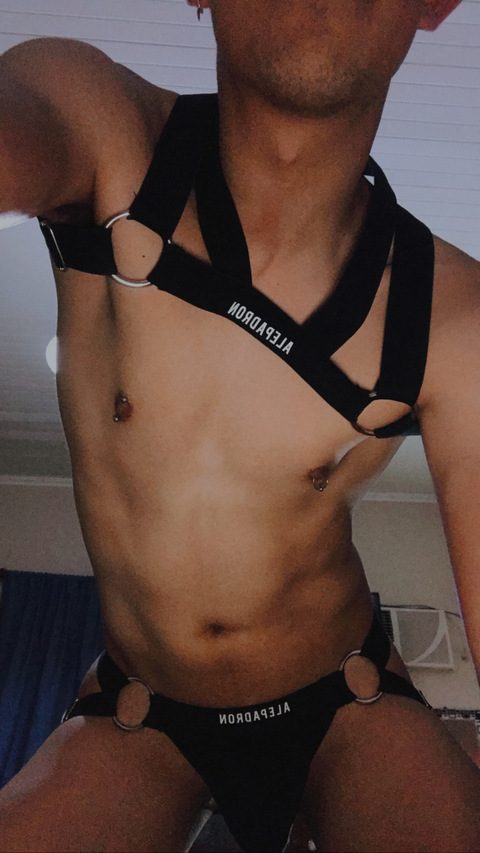 franciscovarr8 onlyfans leaked picture 2