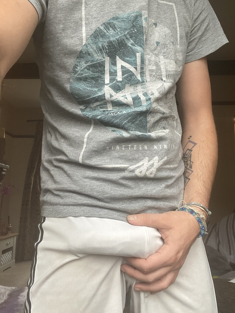 hung-brit-lad onlyfans leaked picture 2