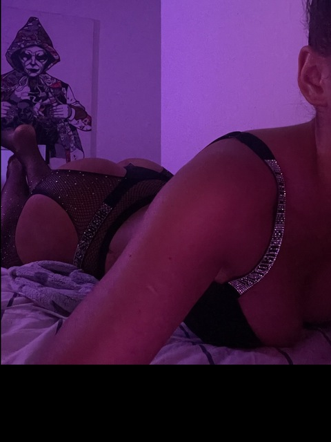 ivy-lilyxx onlyfans leaked picture 2