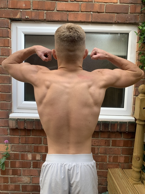 j.russell19 onlyfans leaked picture 2