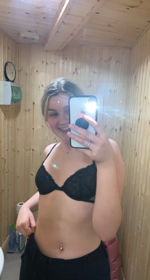 kaylamacxox onlyfans leaked picture 2