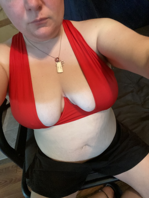 mrssweettoes392 onlyfans leaked picture 2