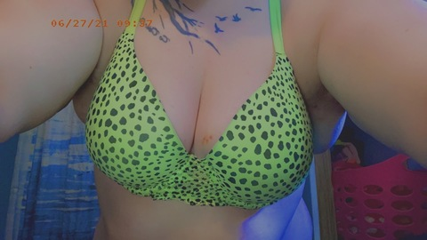 naughtymomma2021 onlyfans leaked picture 2
