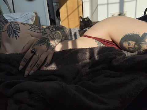 nonsalemwitch onlyfans leaked picture 2