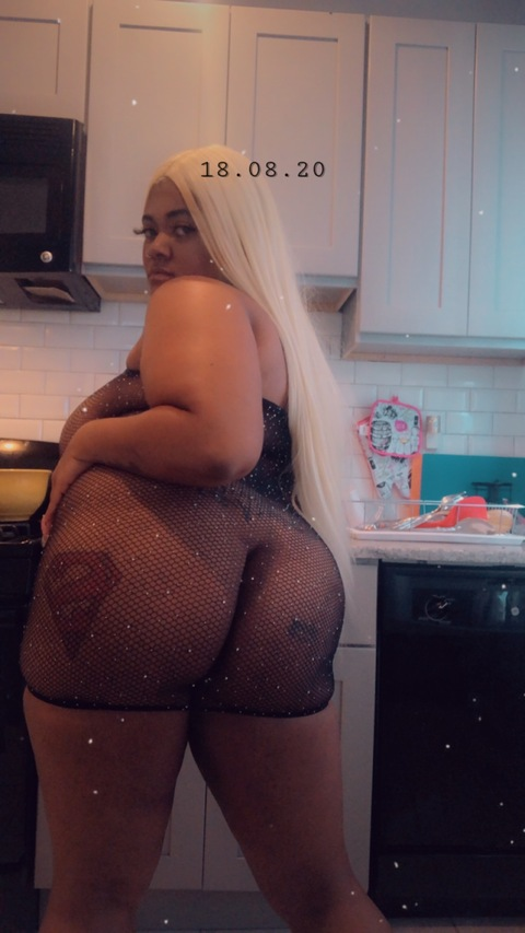 prettiniq onlyfans leaked picture 2