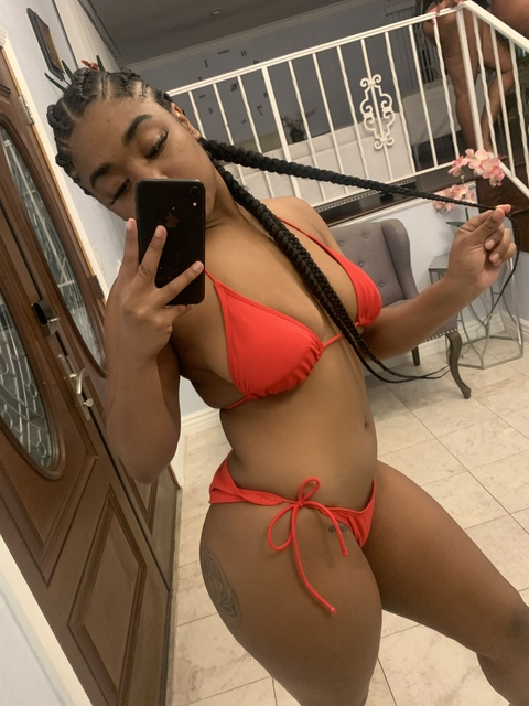 sexxyassbabee onlyfans leaked picture 2