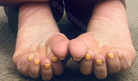 squishysoless onlyfans leaked picture 2