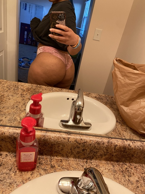 sweetnthick onlyfans leaked picture 2